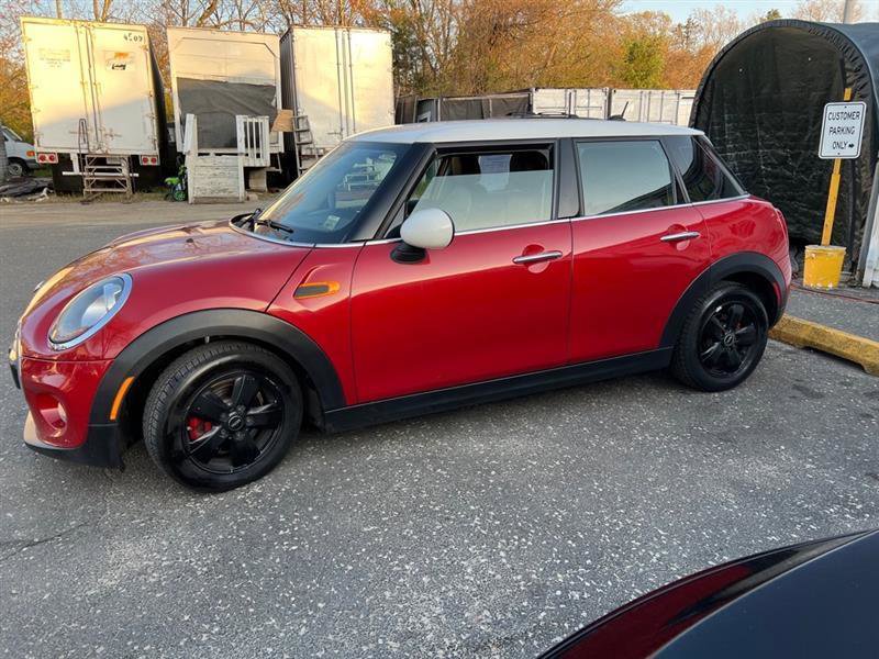 Used 2015 MINI Cooper 4-Door Hardtop FWD image 9