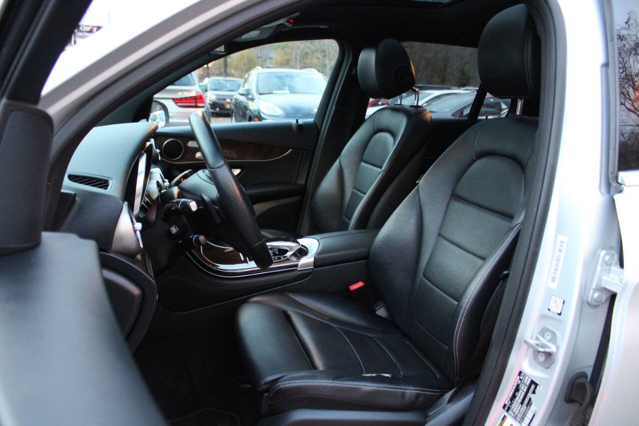 Used 2017 Mercedes-Benz GLC 300 4MATIC image 25