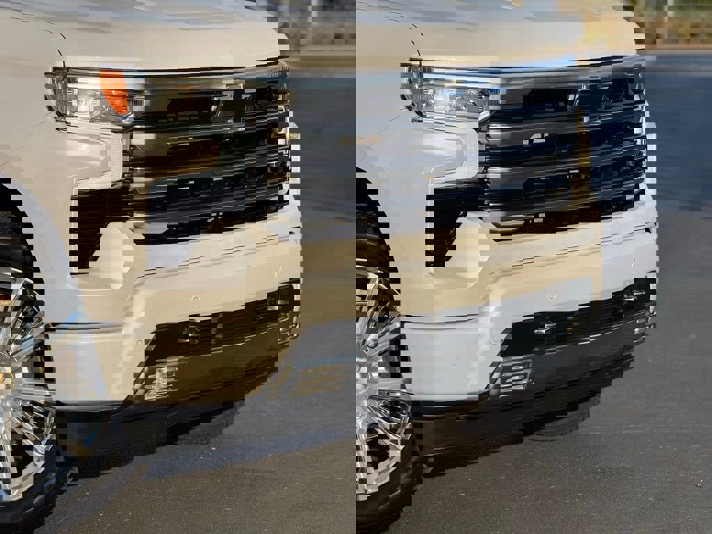 Used 2023 Chevrolet Silverado 1500 High Country w/ High Country Premium Package image 7