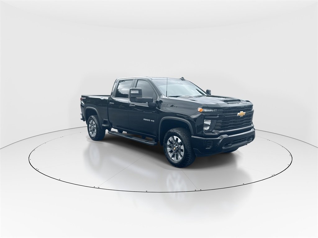 Used 2025 Chevrolet Silverado 2500 Custom image 2