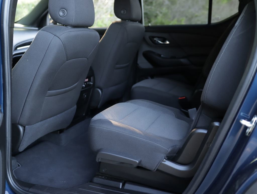 Used 2023 Chevrolet Traverse LT FWD image 25