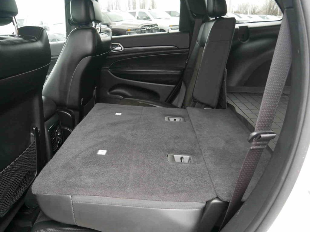 Used 2020 Jeep Grand Cherokee Altitude image 19