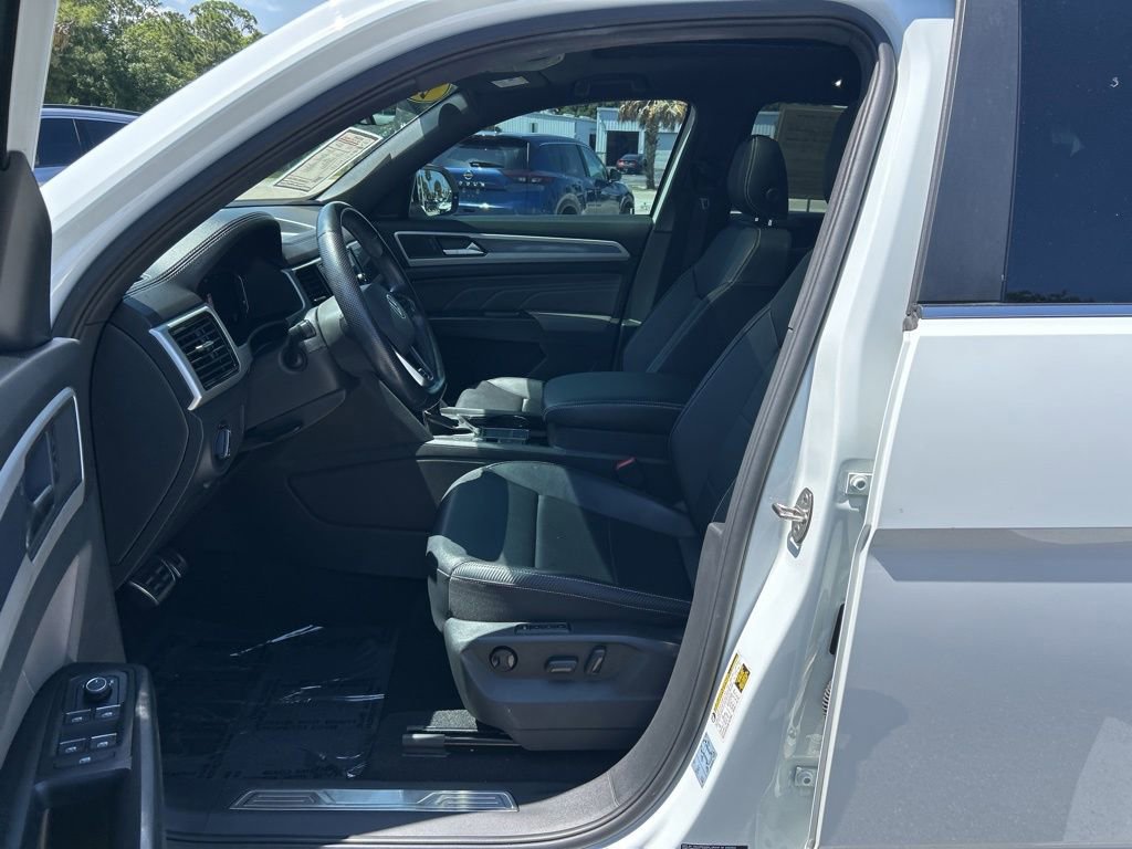Used 2021 Volkswagen Atlas Cross Sport SEL R-Line FWD image 16