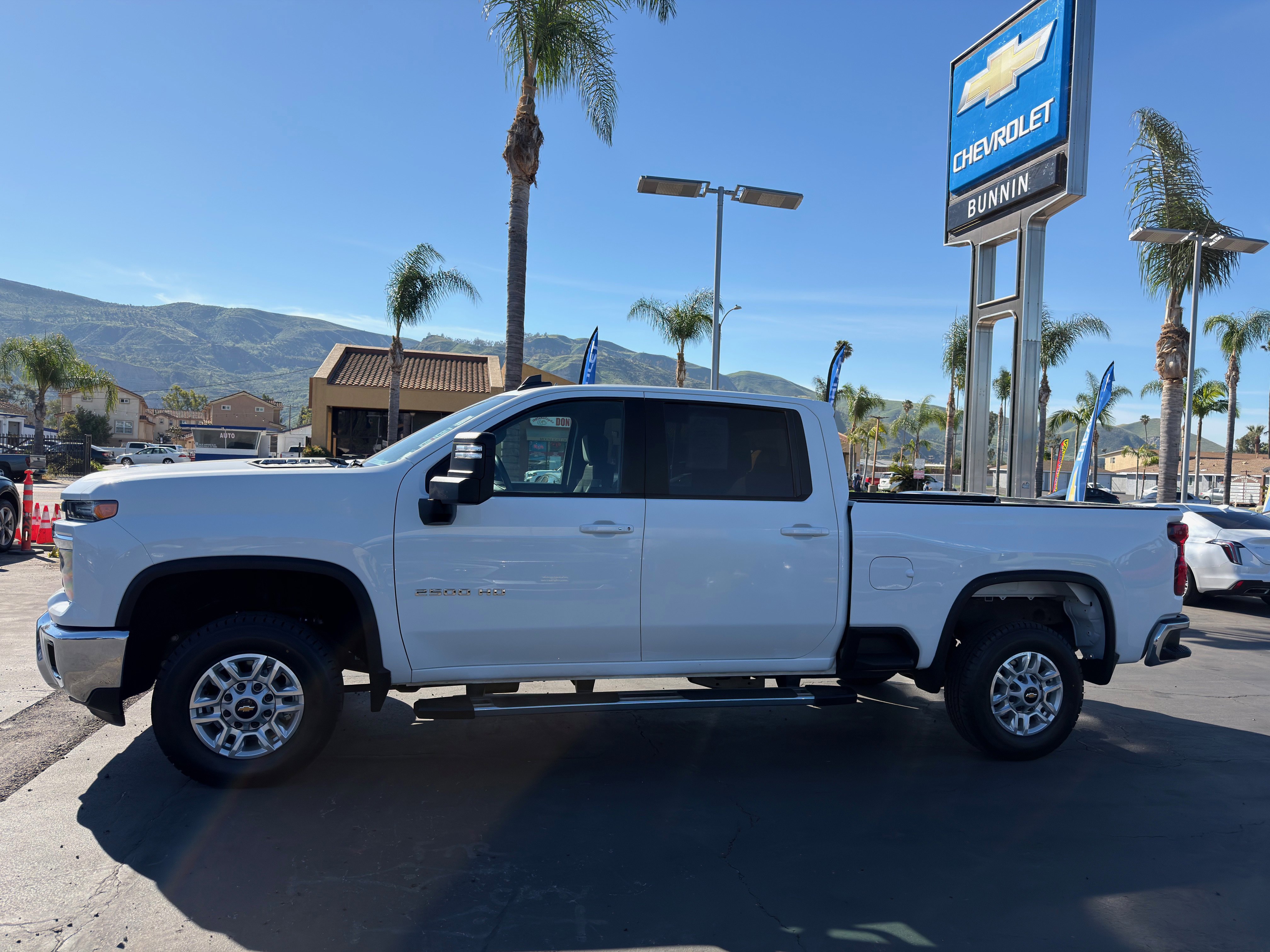 Used 2025 Chevrolet Silverado 2500 LT w/ Convenience Package image 5