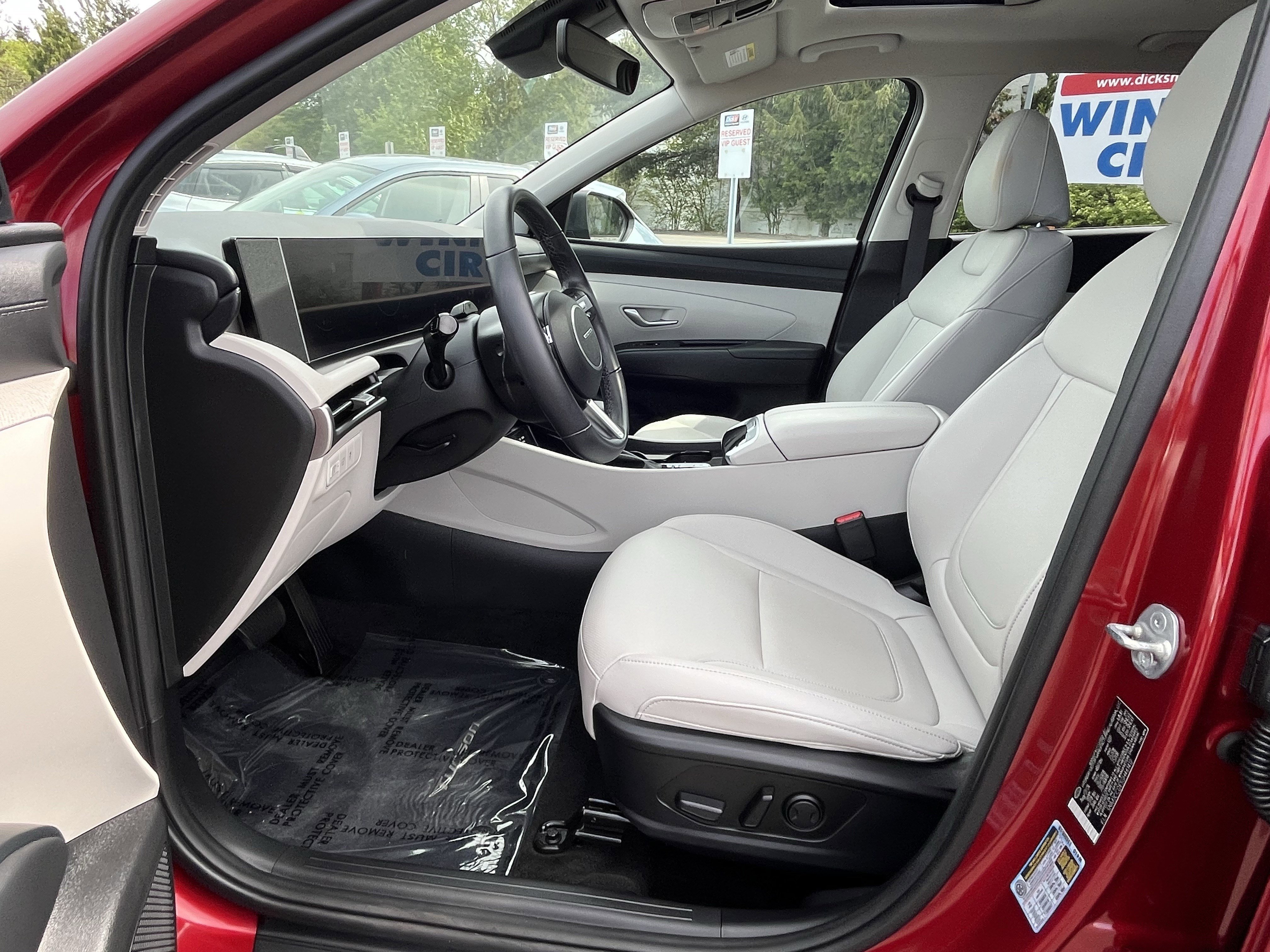 Certified 2025 Hyundai Tucson SEL AWD/4WD image 10