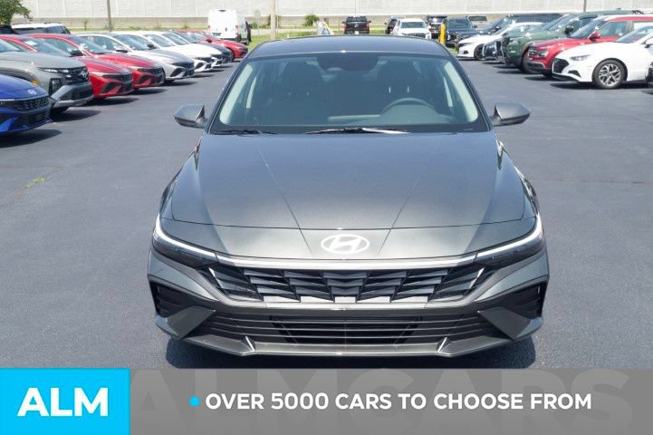 Certified 2026 Hyundai Elantra SE FWD image 2