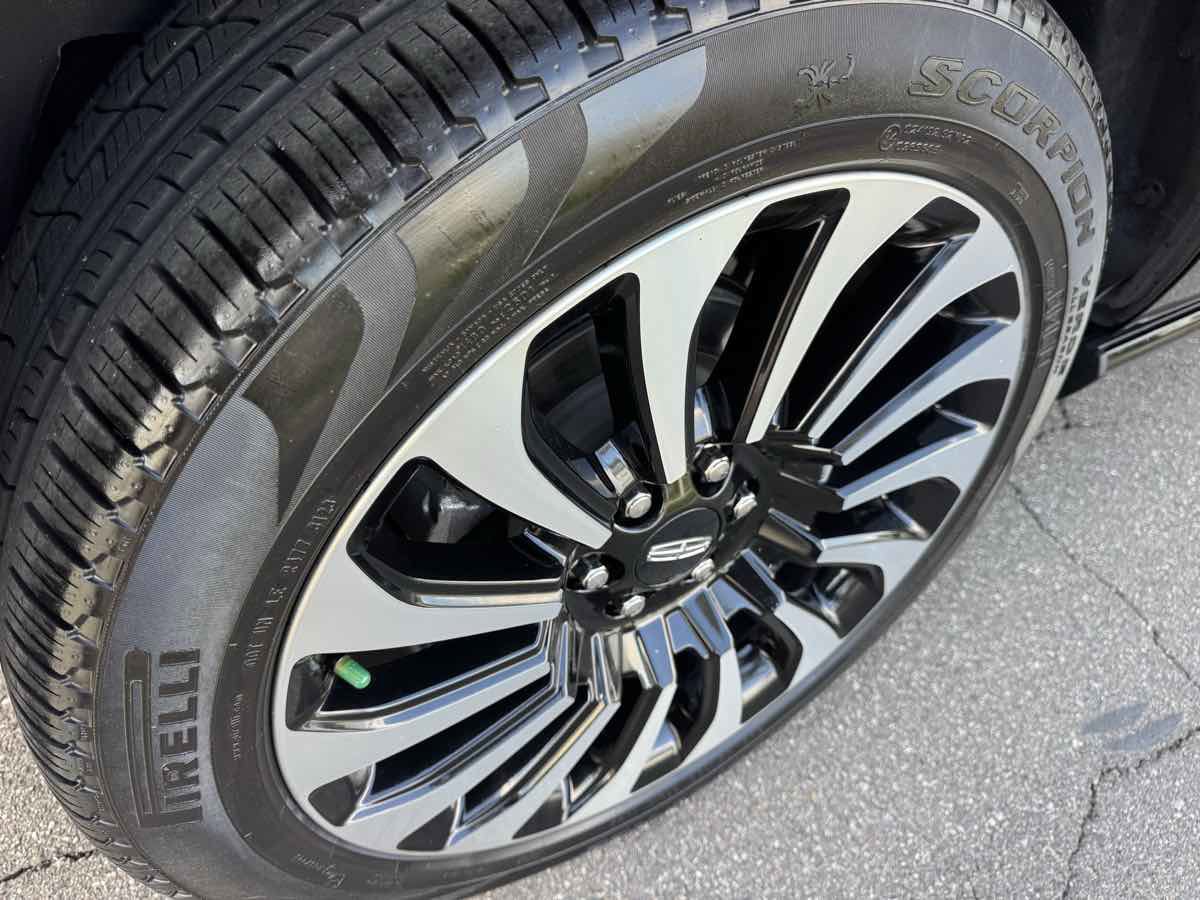 Used 2023 Lincoln Navigator Black Label image 14