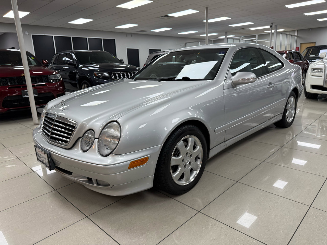 Used 2001 Mercedes-Benz CLK 320 Coupe image 8