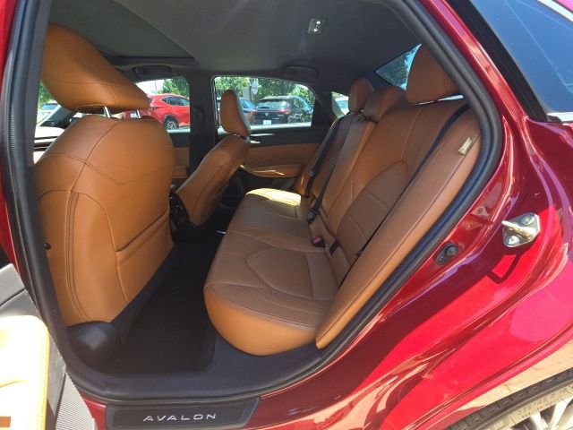Used 2020 Toyota Avalon Limited FWD image 29