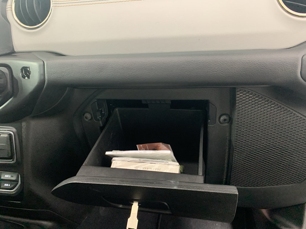 Used 2022 Jeep Wrangler Unlimited Sahara image 43