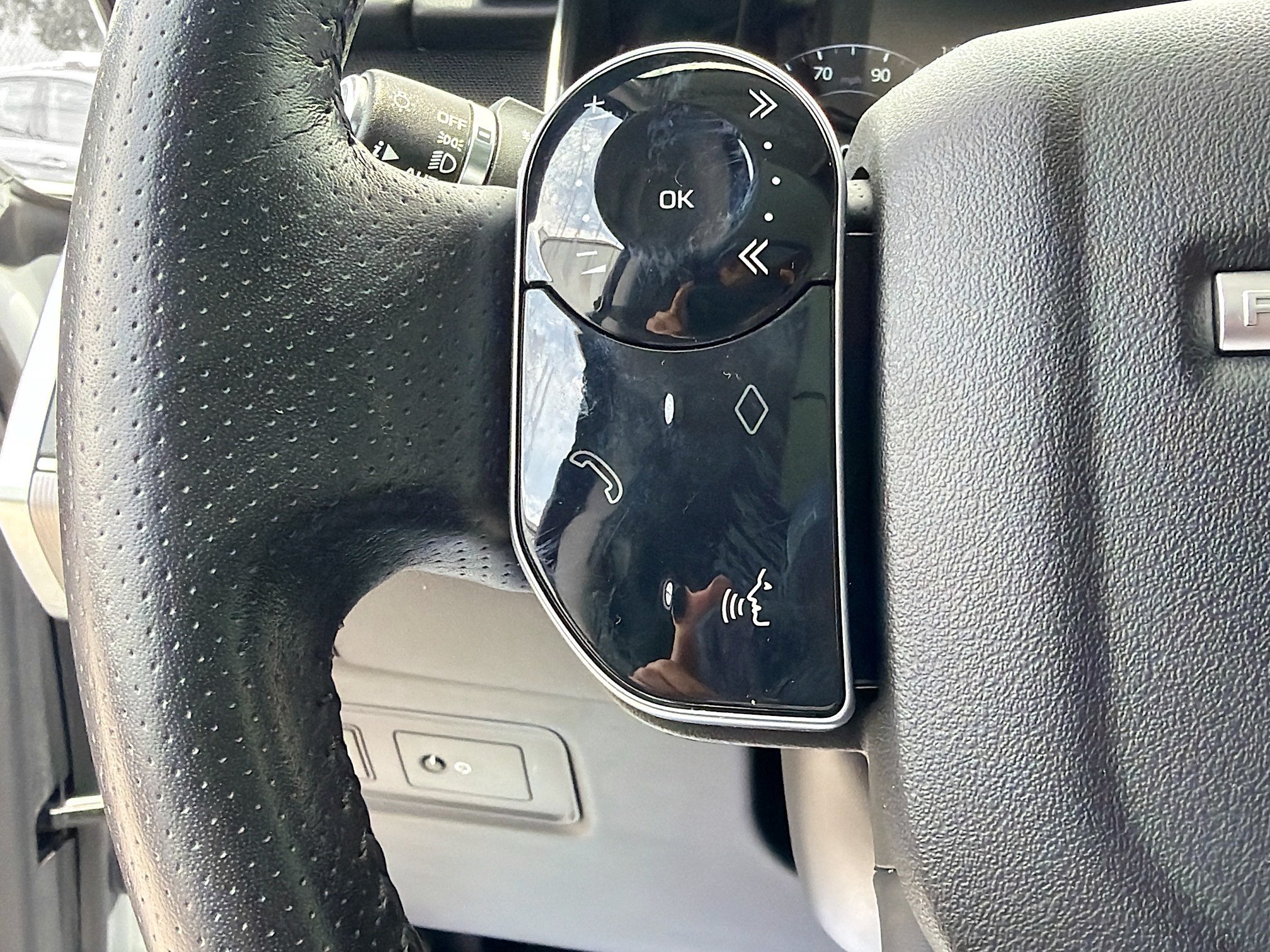 Used 2019 Land Rover Range Rover Sport HSE AWD/4WD image 36