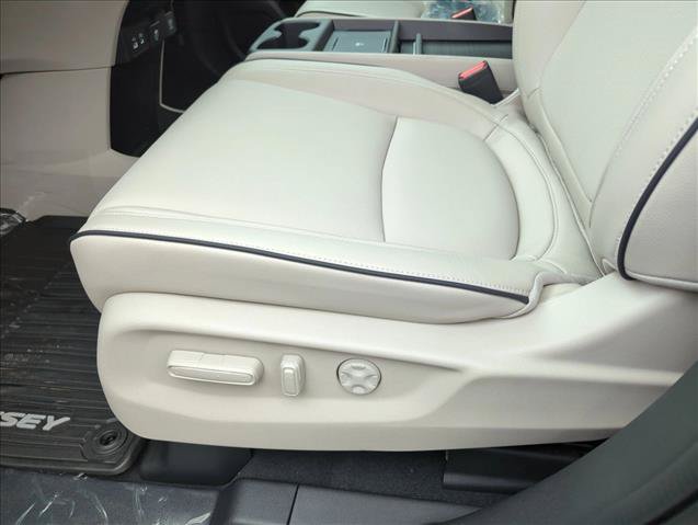 New 2027 Honda Odyssey Touring image 4