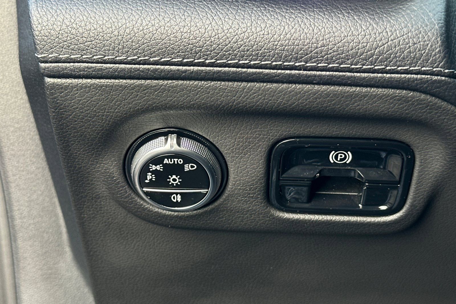 Used 2023 Mercedes-Benz EQE 350+ 4MATIC Sedan image 33