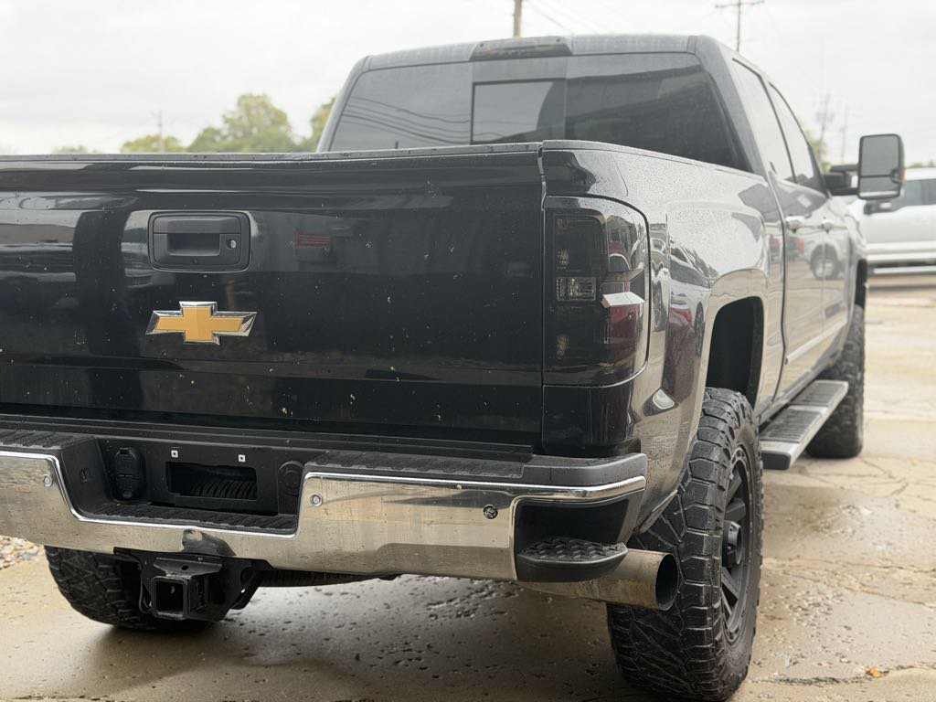 Used 2019 Chevrolet Silverado 2500 LTZ w/ Duramax Plus Package AWD/4WD image 4