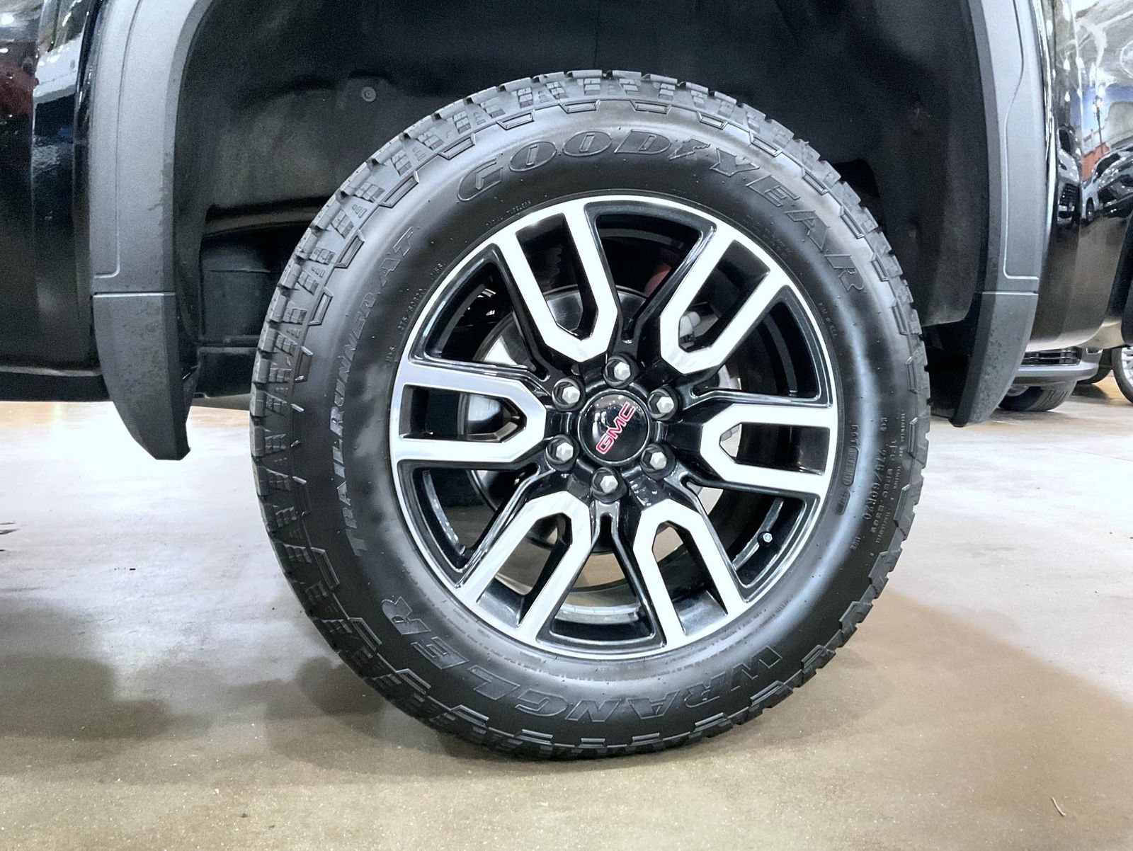 Certified 2024 GMC Sierra 1500 AT4 w/ Technology Package AWD/4WD image 22