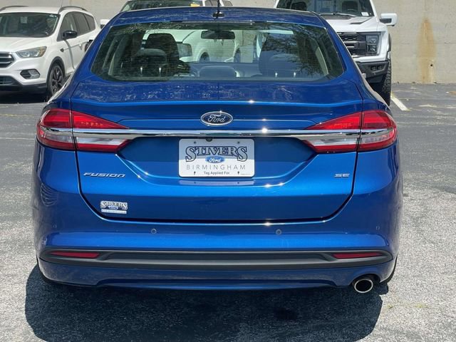 Used 2018 Ford Fusion SE w/ Fusion SE Technology Package FWD image 5