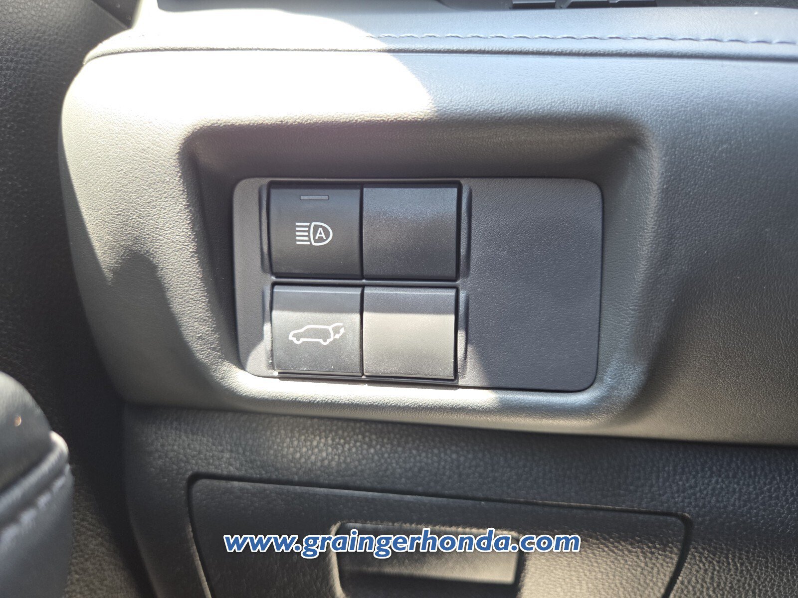 Used 2021 Toyota Highlander XLE FWD image 20