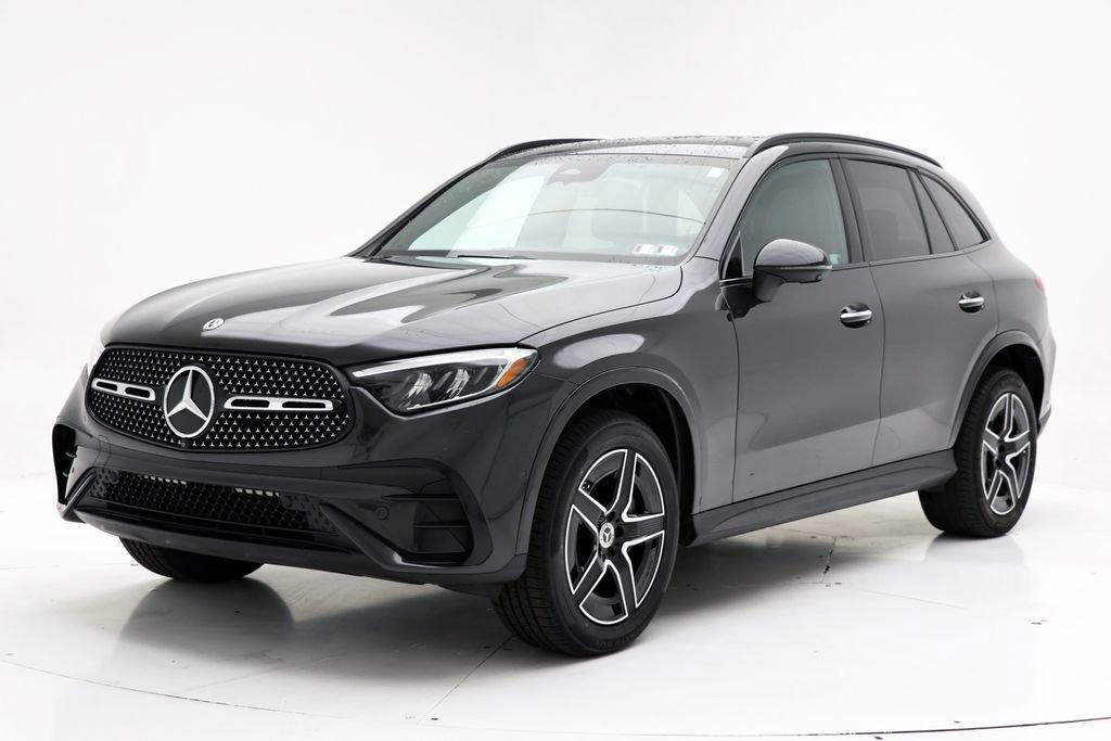 Used 2024 Mercedes-Benz GLC 300 4MATIC image 2
