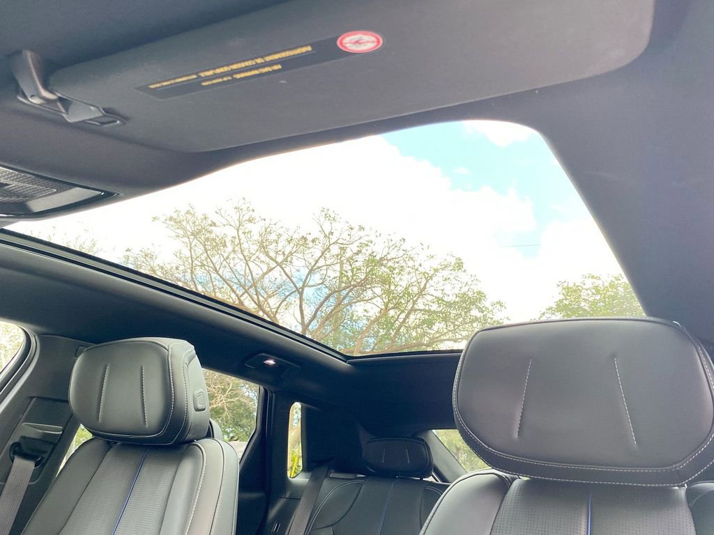 Used 2024 Cadillac Lyriq Sport image 13