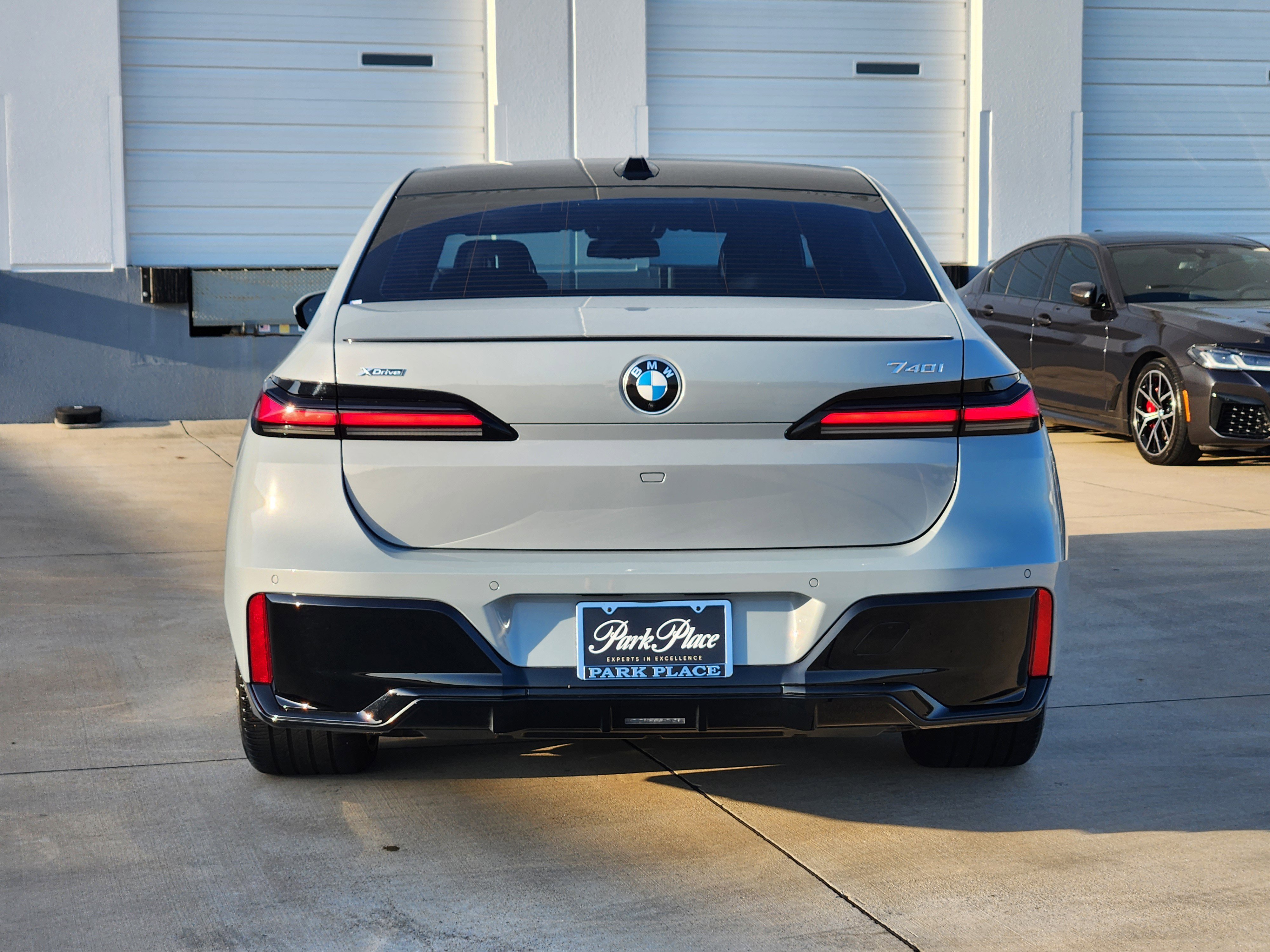 Used 2025 BMW 740i xDrive w/ Premium Package image 6