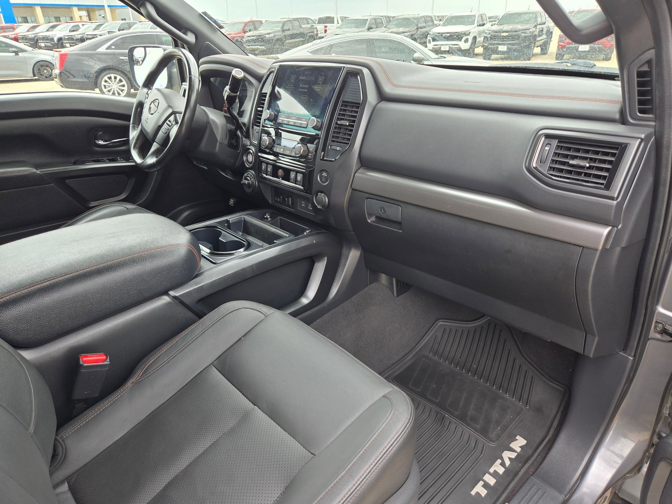 Used 2021 Nissan Titan PRO-4X w/ Pro-4x Convenience Package image 21