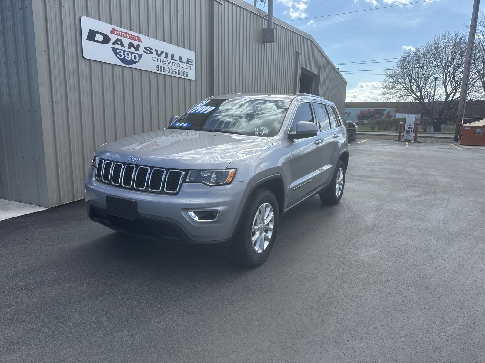 Used 2021 Jeep Grand Cherokee Laredo AWD/4WD image 4