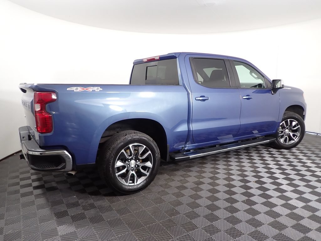 Used 2024 Chevrolet Silverado 1500 LT w/ Convenience Package II AWD/4WD image 17