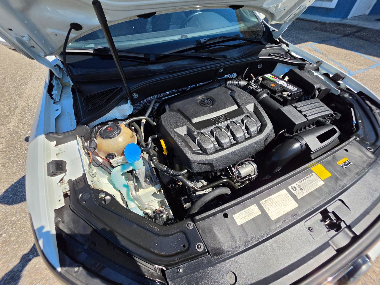Used 2018 Volkswagen Passat 2.0T R-Line FWD image 28