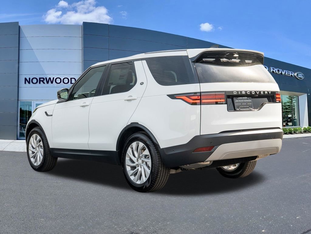New 2025 Land Rover Discovery S image 6