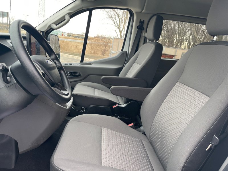 Used 2024 Ford Transit 350 XLT image 9