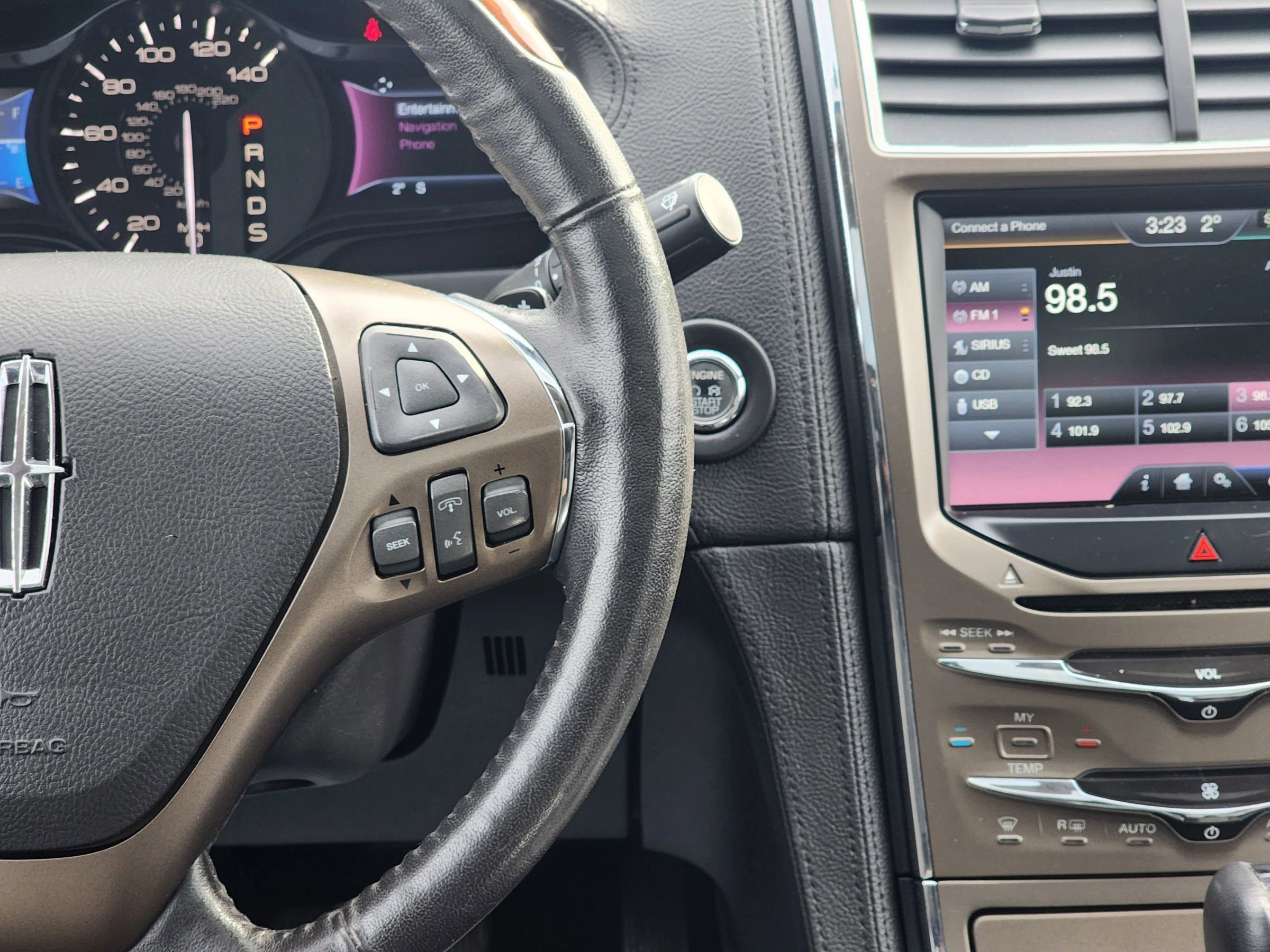 Used 2015 Lincoln MKX AWD w/ Equipment Group 102A image 13