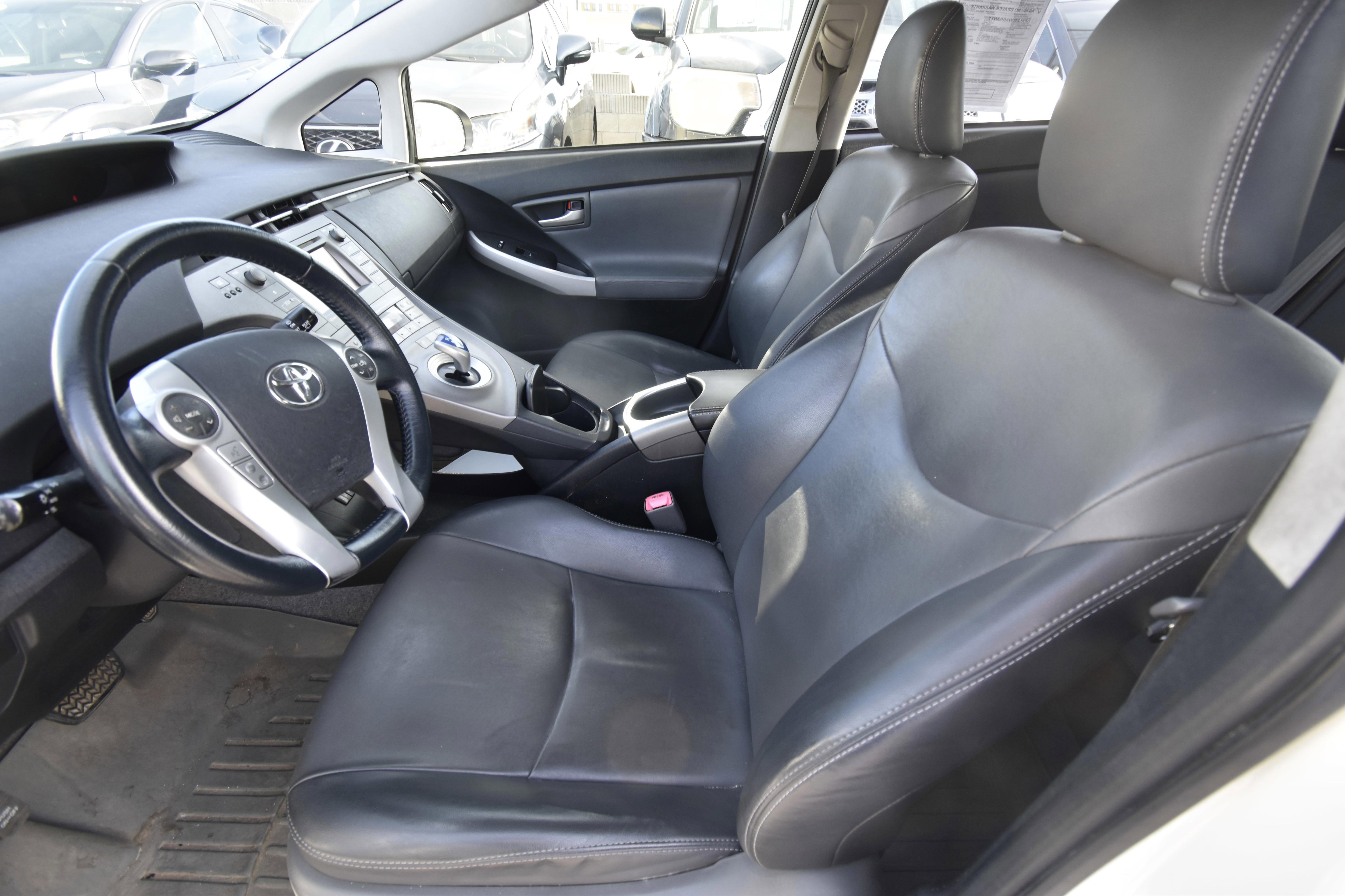 Used 2013 Toyota Prius Four FWD image 8