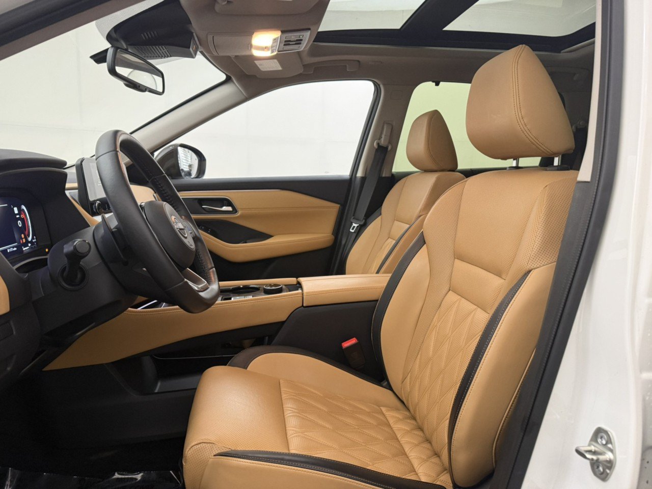 Used 2023 Nissan Rogue Platinum AWD/4WD image 15