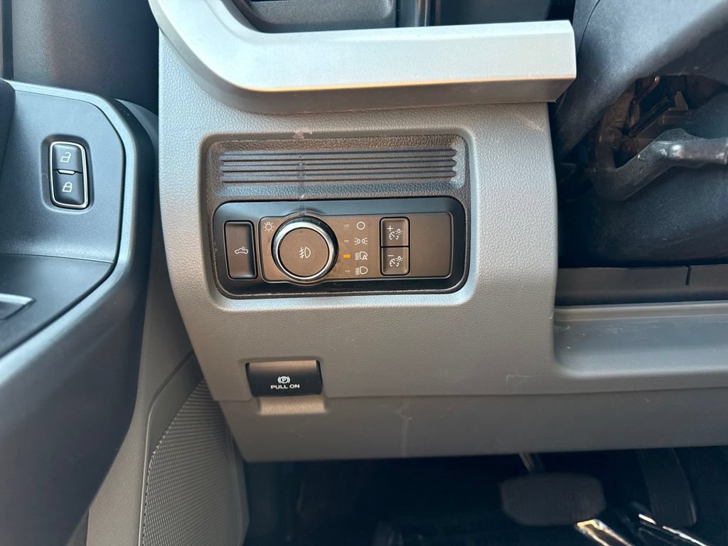 Used 2025 Ford F250 XLT w/ FX4 Off-Road Package AWD/4WD image 23