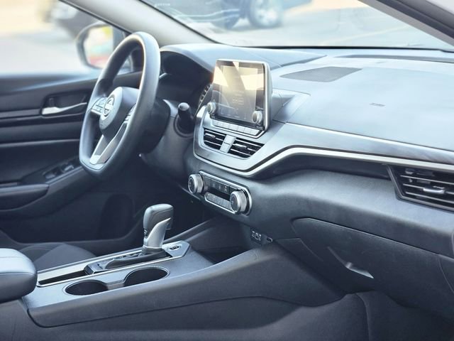 Certified 2025 Nissan Altima 2.5 SV FWD image 13