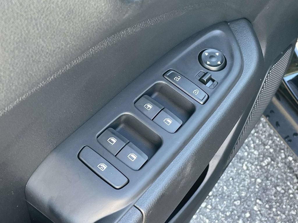 New 2026 Hyundai Venue SE FWD image 17