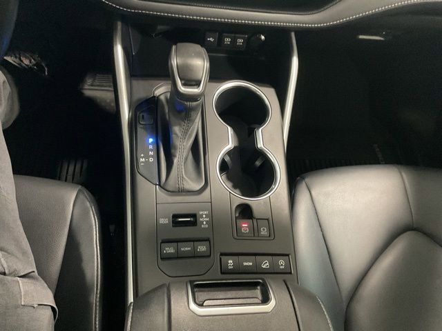 Used 2020 Toyota Highlander XLE AWD/4WD image 15