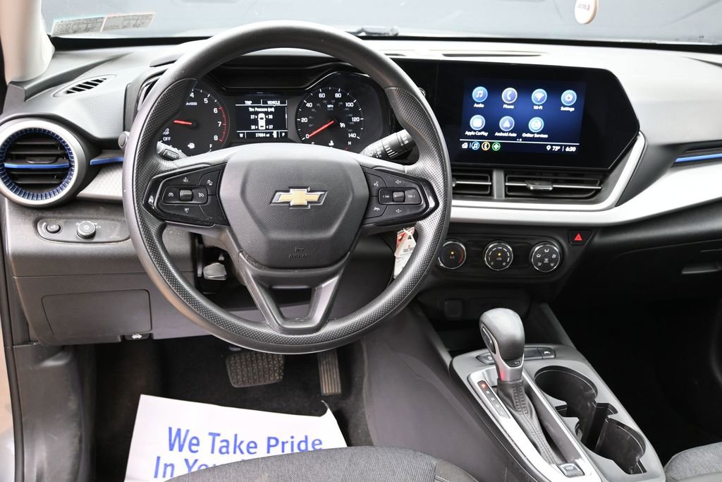 Used 2024 Chevrolet Trax LS w/ Driver Confidence Package FWD image 28
