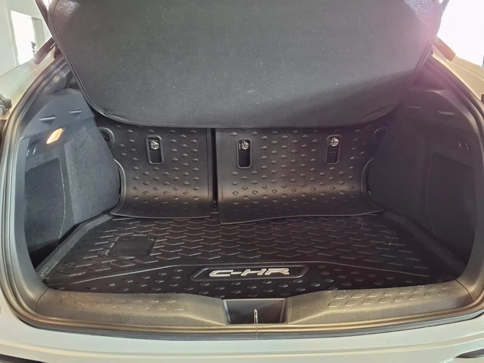 Used 2020 Toyota C-HR Limited FWD image 5