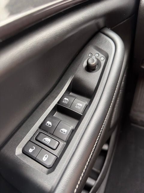 Used 2023 Jeep Grand Cherokee Altitude AWD/4WD image 20