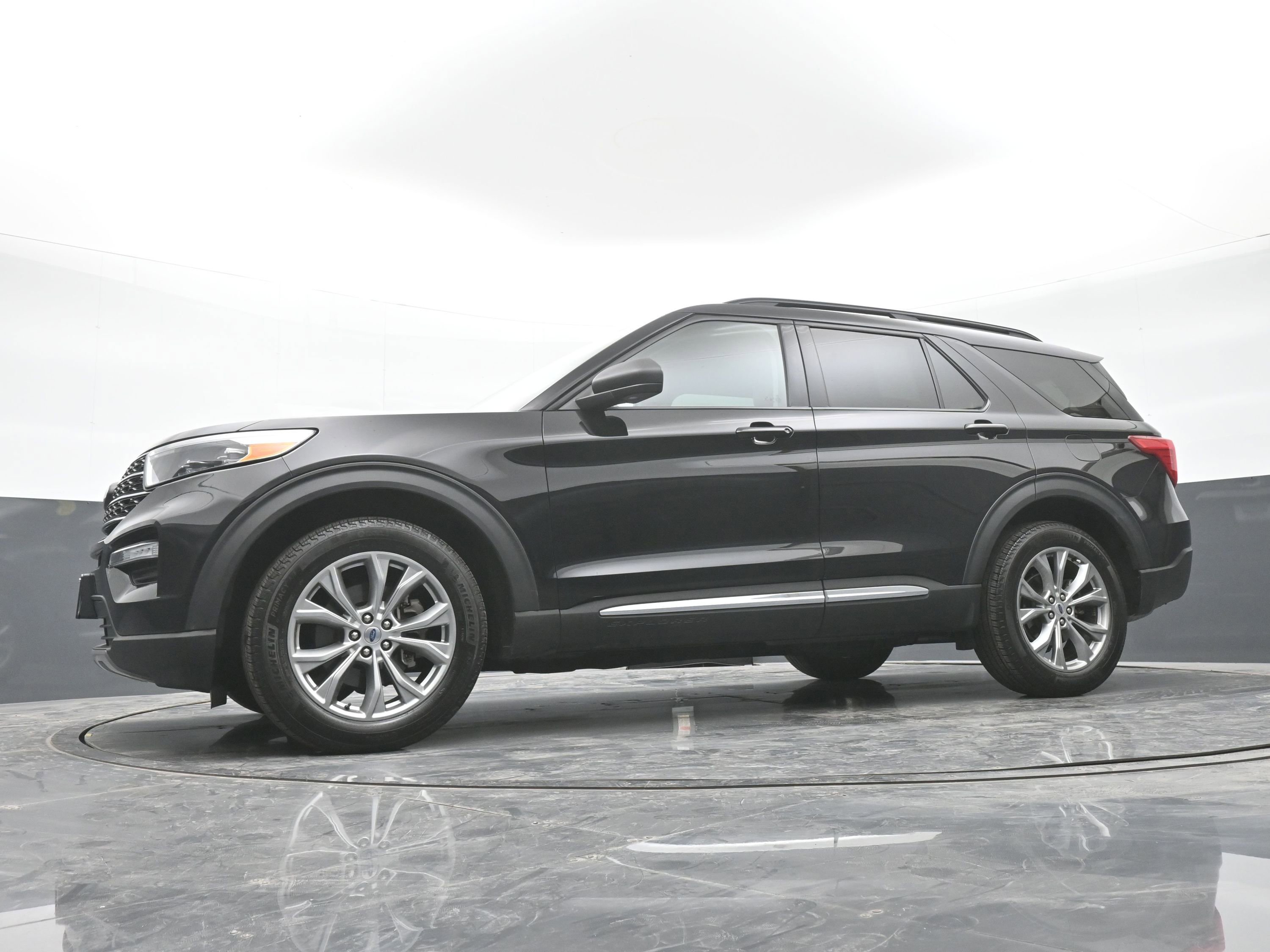 Used 2023 Ford Explorer XLT w/ Equipment Group 202A image 42