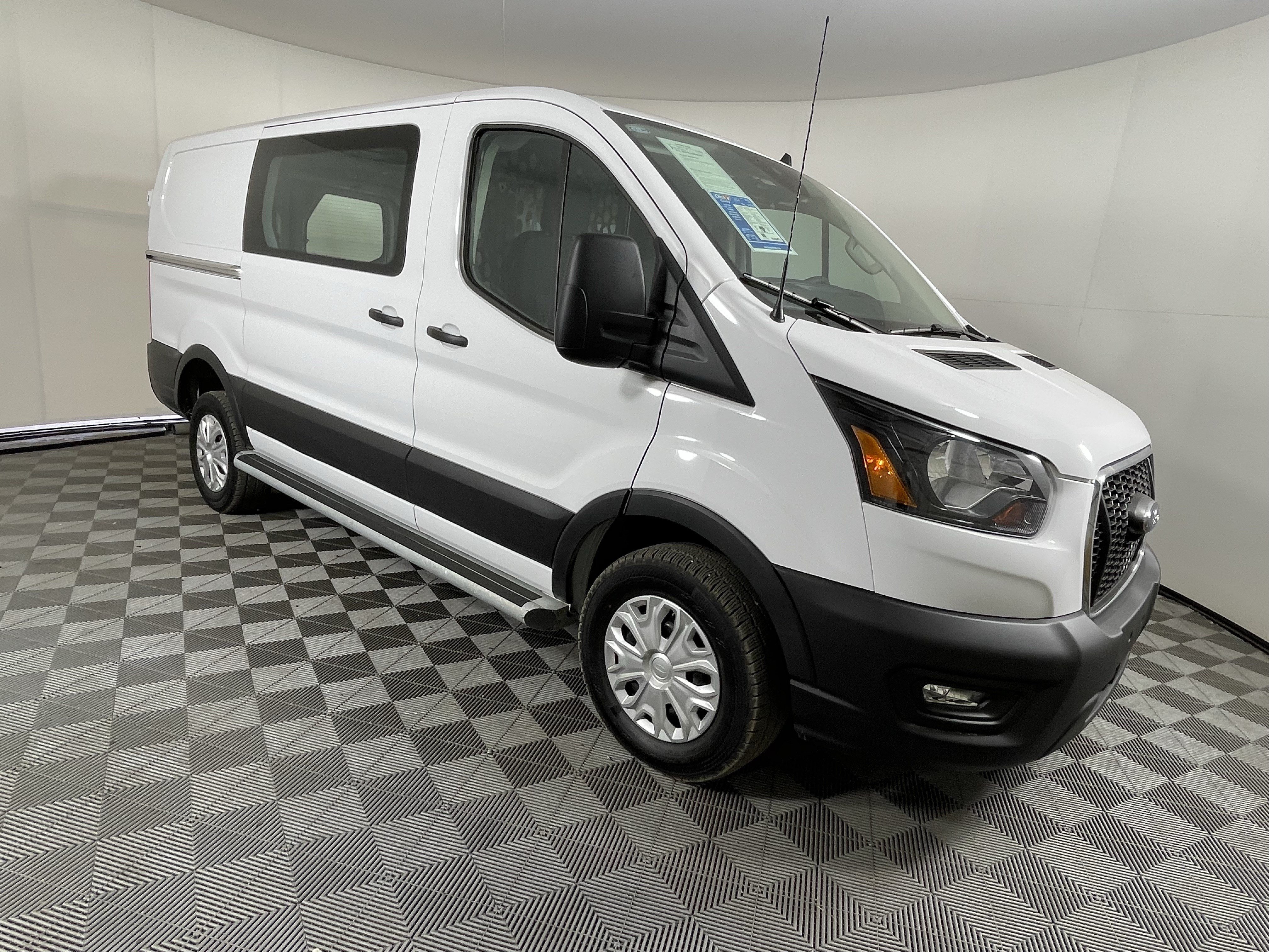 Certified 2025 Ford Transit 250 Low Roof w/ Exterior Upgrade Package RWD image 9