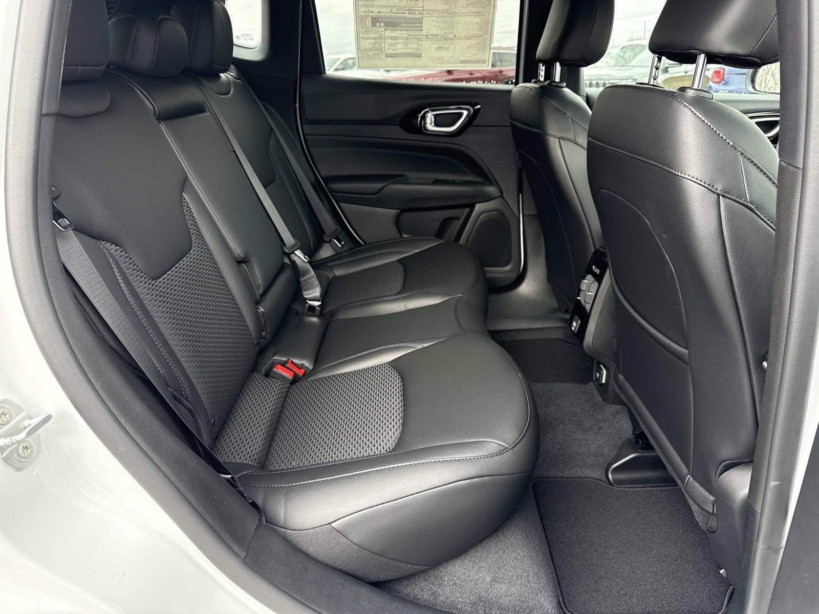 New 2026 Jeep Compass Latitude AWD/4WD image 19