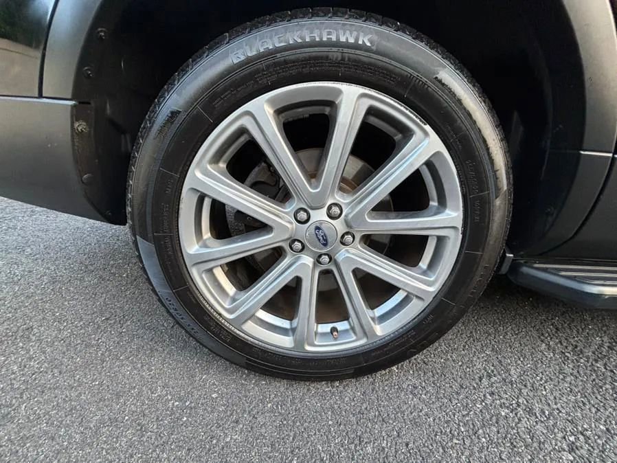 Used 2017 Ford Explorer Limited image 14