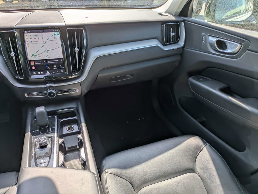 Used 2024 Volvo XC60 B5 Core AWD/4WD image 17