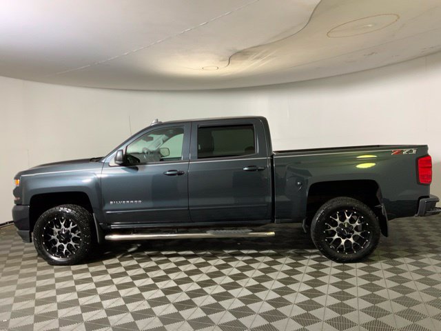 Used 2018 Chevrolet Silverado 1500 LT w/ All Star Edition AWD/4WD image 7