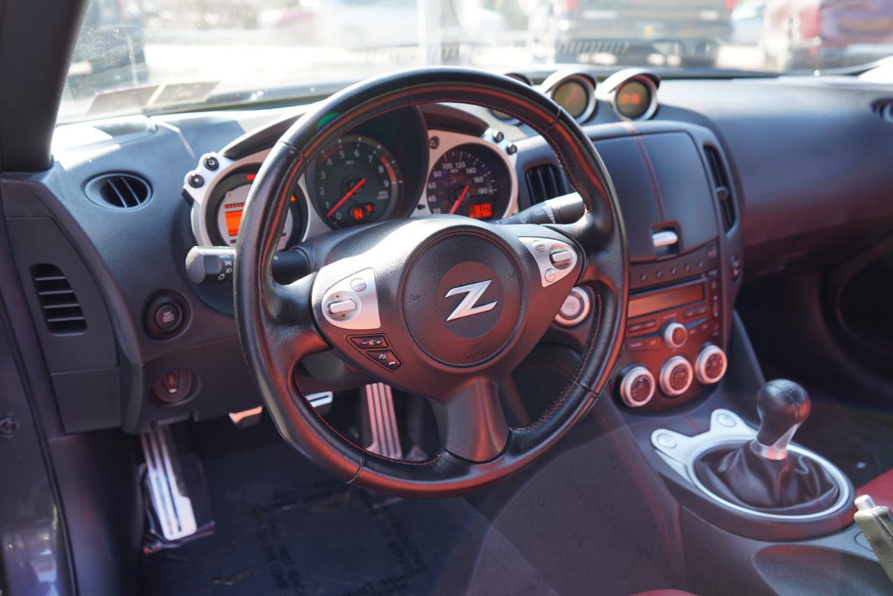 Used 2010 Nissan 370Z Touring w/ Sport Pkg image 25