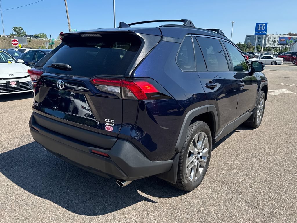 Used 2023 Toyota RAV4 XLE Premium AWD/4WD image 9