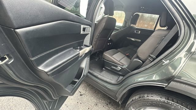 Used 2023 Ford Explorer XLT AWD/4WD image 35