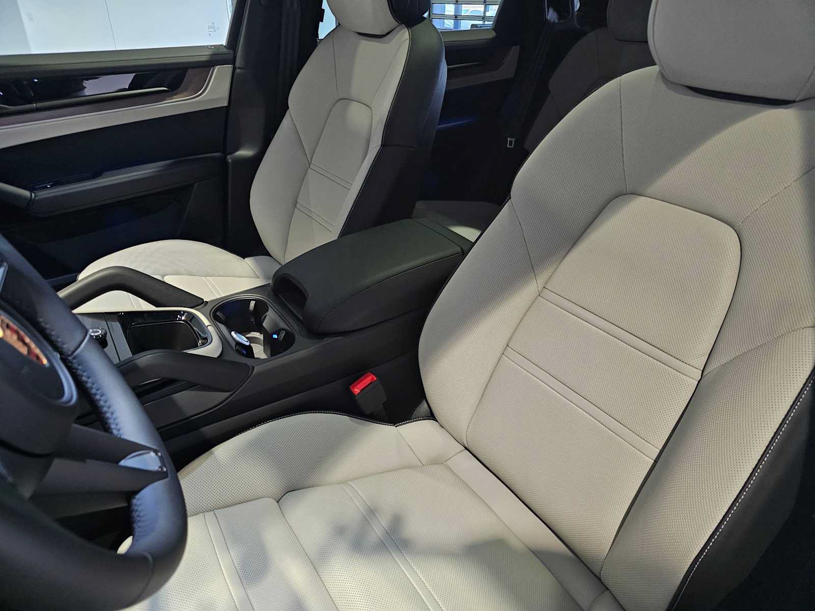 New 2025 Porsche Cayenne S AWD/4WD image 23